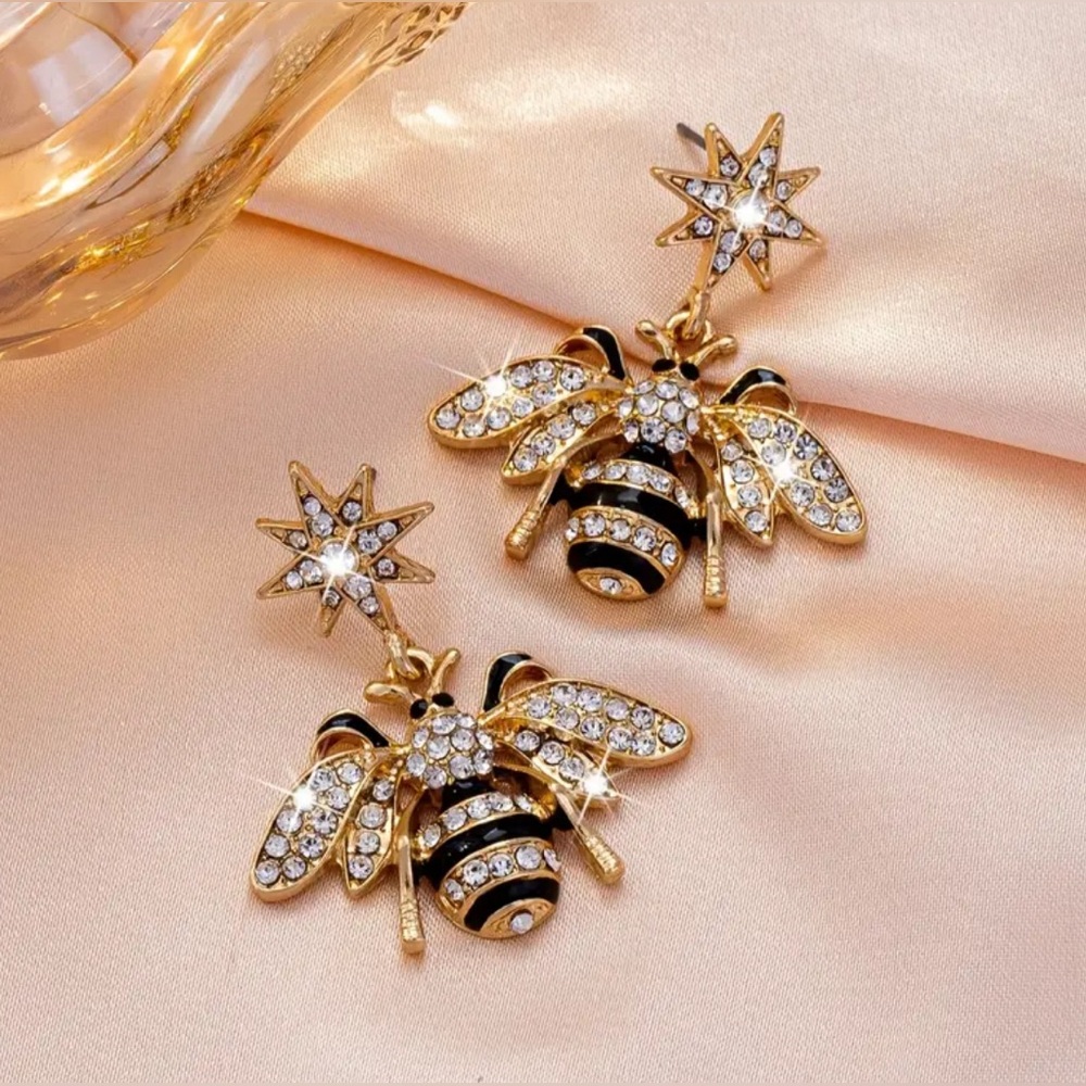 "Buzzing Brilliance: Sparkling Rhinestone Bee Earrings